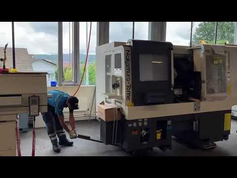 Das neue moderne CNC-Drehcenter ist in der Stiftung azb in Strengelbach angekommen