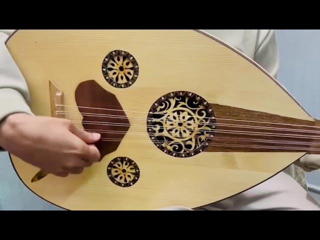 عود موسيقي جميل جورج – صناعة يدوية مصرية أصيلة