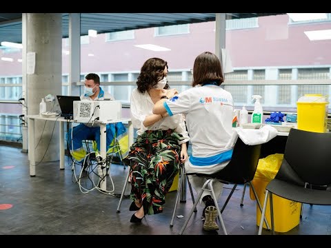 Díaz Ayuso se vacuna de la covid en el WiZink Center y ya dispone de la pauta completa