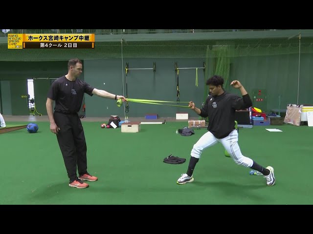 【春季キャンプ】ホークス・サルディがバンデンハーク臨時コーチの指導を受ける!!  2025年2月16日 福岡ソフトバンクホークス