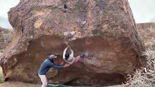 Video thumbnail of Redrum, V7. Happy Boulders