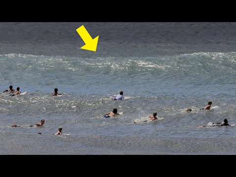 Biggest Wave Of The Day (Opening Scene) - Keramas