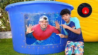 Download lagu Jason and Alex Play Fun Dunk Tank Challenge 🌊 | Jason Vlogs Indonesia mp3