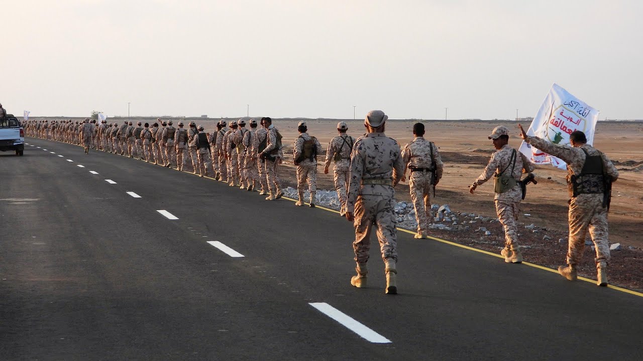 قوات العمالقة الجنوبية تنفذ مسيرًا عسكريًّا لرفع جاهزيتها القتالية 