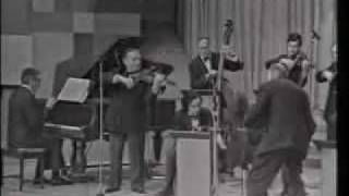 Juan D´Arienzo "El rey del compás" y su orquesta típica interpreta el tango Loca
