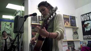 Rachel Sermanni - Avalanche Records - Sun 7 Aug 2011