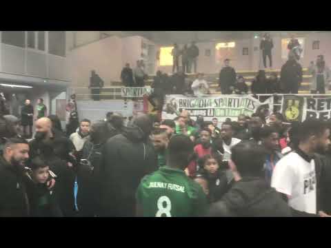 Coupe de France de futsal : Aulnay Futsal vs Kremlin Bicêtre joueurs et supporters en liesse
