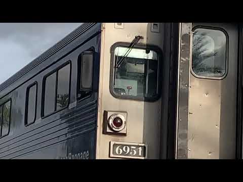 Amtrak 579 departs Fullerton (sweet horn show)