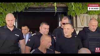 На живо от Летище София: Васил Божков се прибра в България