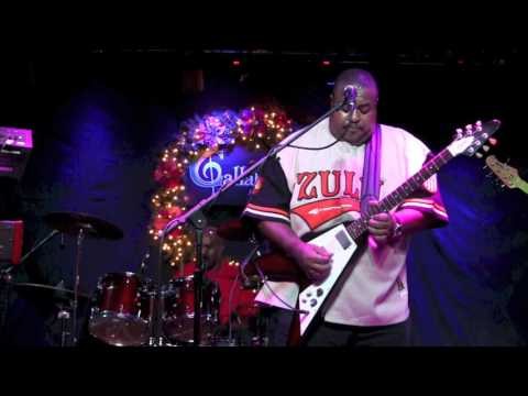 ''BLUES IN THE CITY'' -  LARRY McCRAY BAND @ Callahan's, Nov 2016