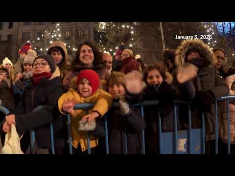 Spain marks eve of Epiphany with Three Wise Men parade | REUTERS