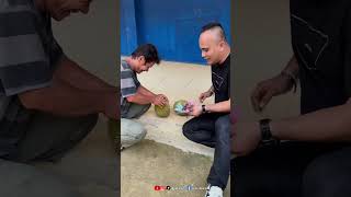 Download lagu Splitting a durian without tools 3 million #thinkinglogically #masterlogic #nexidealis #idealis92 mp3