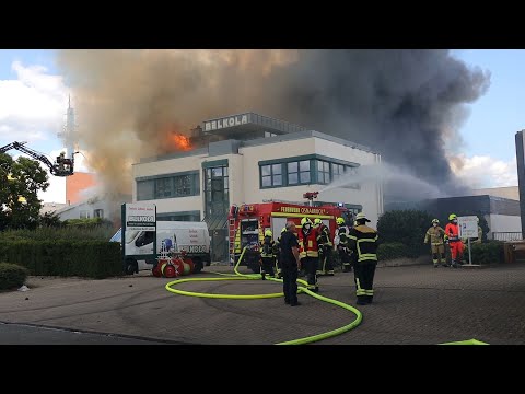 Rund 150 Einsatzkräfte bekämpfen Großbrand in Osnabrück