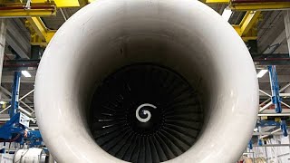 Admiring the Power and Innovation of a 747 Engine | Smithsonian Institution