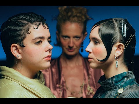 Troá - Cê Sabe Que Tem Alguém feat. Letrux (Clipe)