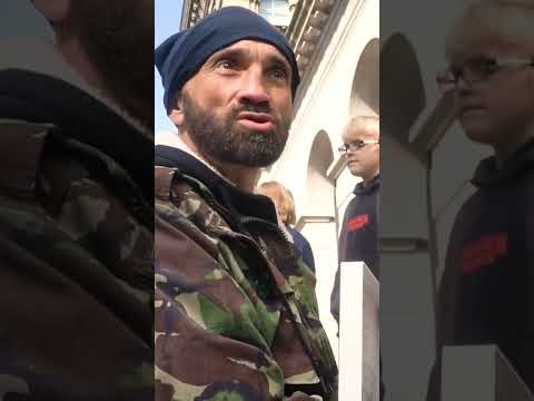 Po 3 miesiącach palenia heroiny uzależnił się i zaczął walić w kanał