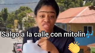 Salgo a la calle con mitolin🎶,pienso que la pila se me va a salir🌋