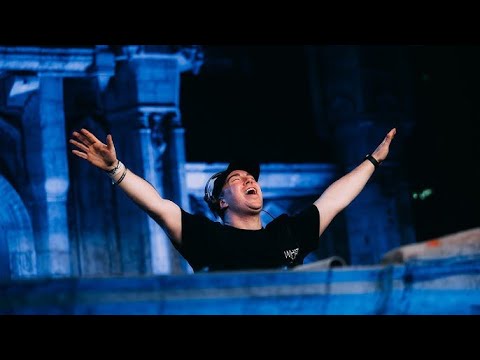 Coldplay - A Sky Full Of Stars (Hardwell Remix)(LIVE Tomorrowland 2024)