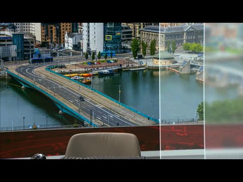 BBC News Blooper - Cut to empty chair and random graphics (15 November 2022)