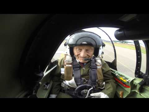WWII Spitfire pilot fly again  (timelapse)