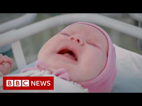 コロナウイルス。ウクライナで足止めされた代理出産の赤ちゃんたち - BBC ニュース (Coronavirus: Surrogate babies stranded in Ukraine - BBC News)