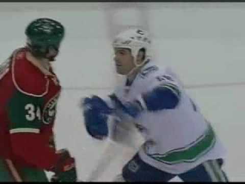 Mike Brown vs Aaron Voros