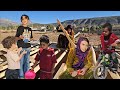 Dachabriss Die Kinder Sind Voneinander Abhängig Und Glücklich Miteinander