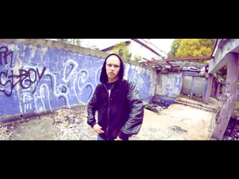 03. Peerka - Outsider (prod. Peerka) / Nie jestem k***a bitmejkerem.