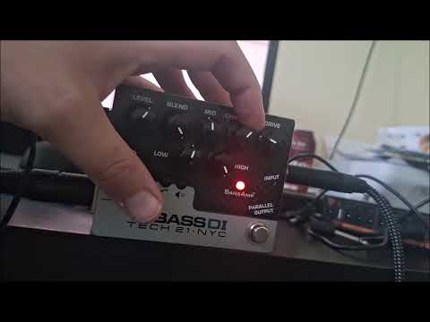 Bass Preamp series   Tech 21 VT Bass DI