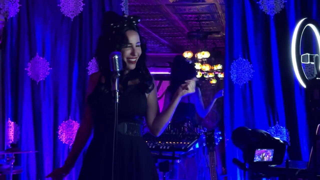 "VALERIE" - Amy Winehouse cover @ La Veranda