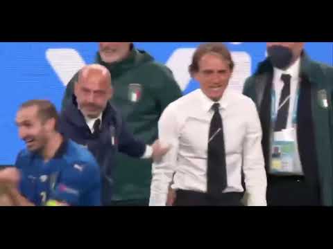 Vialli e Mancini abbraccio che vale più di mille parole - Grande Italia 🇮🇹🍾 Campioni d’Europa