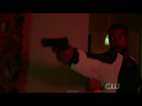 Black Lightning VS Criminals Fight Scene - Black Lightning Season 1 Episode 2 [AEC:195]