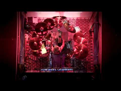 Videoclip de The Evil That Men Do (Live At Estadio Nacional, Santiago) — Iron Maiden