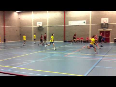 Goal Chiel van Iperen voor Olympia'89 tegen Internos