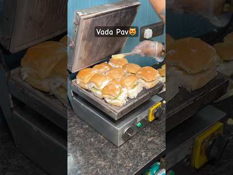 Surat Famous Mayo Grill Vada Pav In Just 30/-😻 | Indian Street Food #shorts