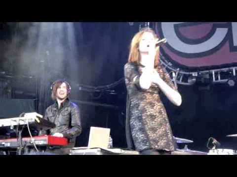 Sophie Ellis Bextor Sings Modjo - Spiller - Moloko Medley Live @ Bedgebury Forest