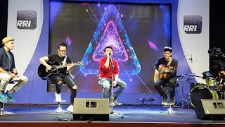 Download lagu Aw Aw Aw - THE POTTERS (Acoustic Cover) Live at RRI mp3 Download lagu Aw Aw Aw - THE POTTERS (Acoustic Cover) Live at RRI mp3