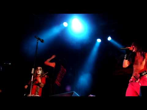 Gli Atroci - Alvaro Il Metallaro - Live @ Estragon 11/09/2011 HD