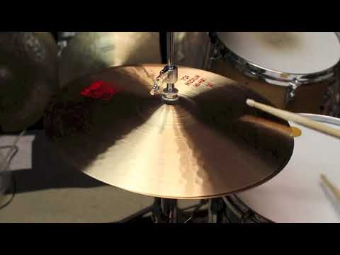 Paiste 14" 2002 Medium Hi Hats - 818g/977g