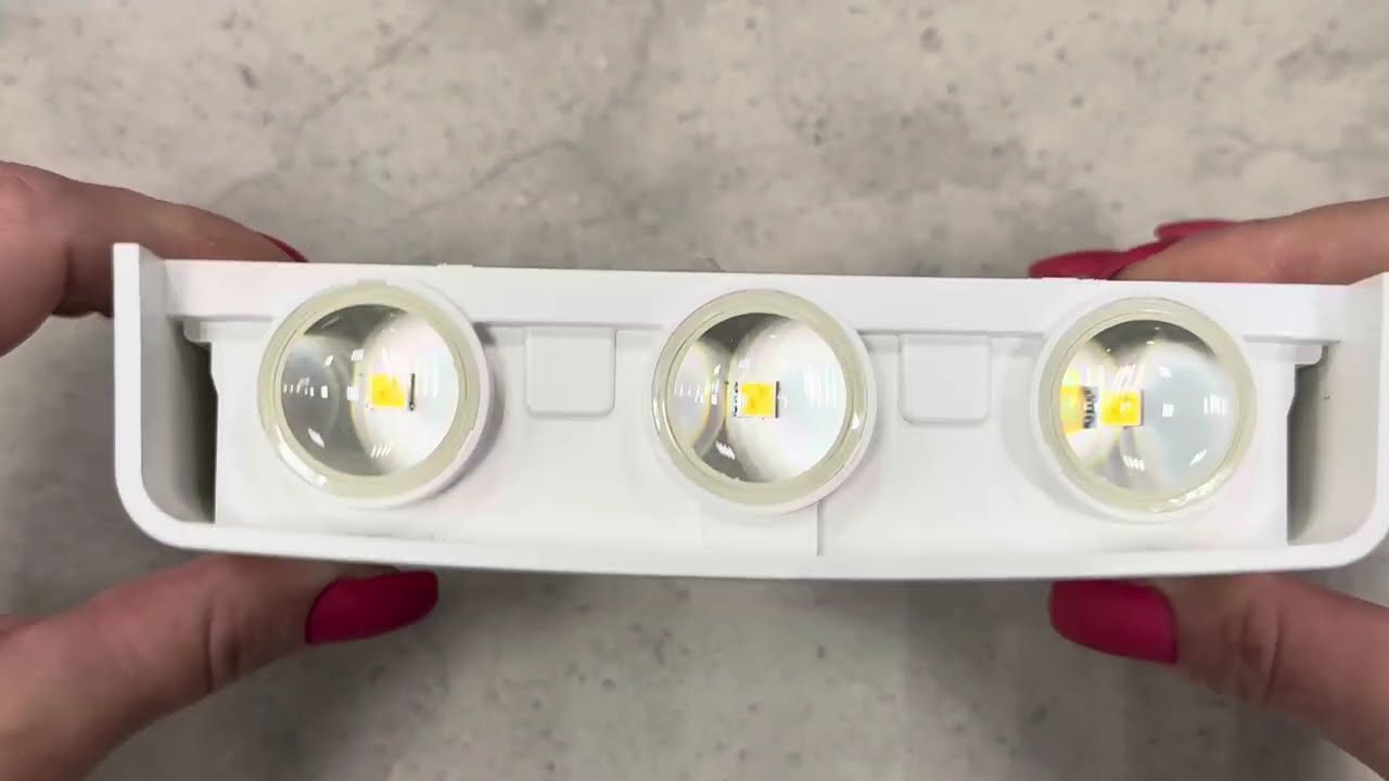 Светлодиодный накладной фасадный светильник MAXUS MAXUS MWL 6W 3CCT IP65 WH Square белый 1-MWL-6W-WHS