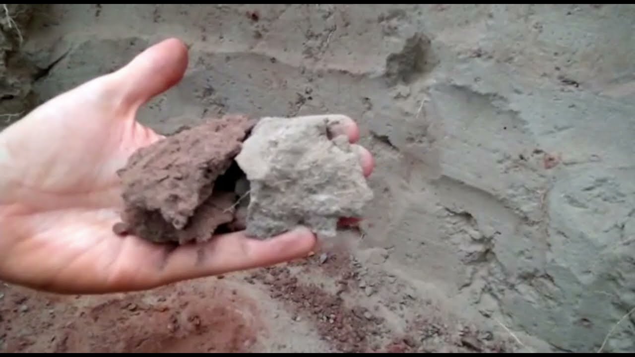 Solos em campo - Paleossolo Enterrado.