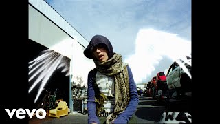 UN PASEO MÁS Lyrics English Translation