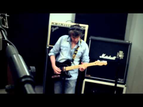 AFRODISIACO - CORAZON MALHERIDO Feat. LOS AJENOS