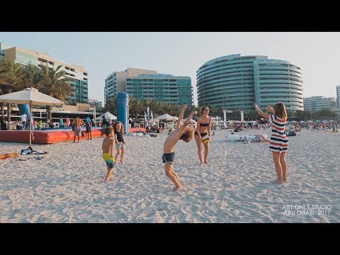 Пляжная ярмарка в Al Muneera, Abu Dhabi_by Vadim Shepanivskiy(ART ONLY STUDIO)