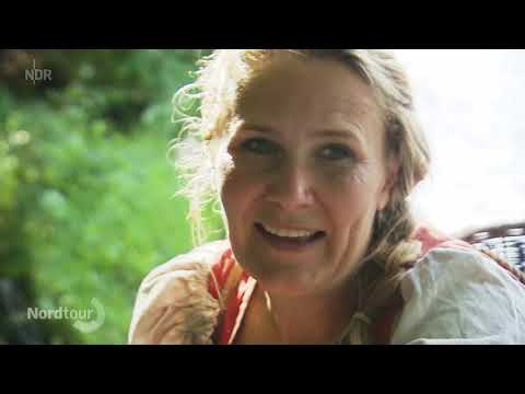 NDR Nordtour Märchenerzählerin Stefanie Keller in der Feldberger Seenlandschaft