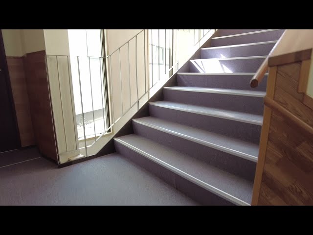 ロビーから2階と3階の導線