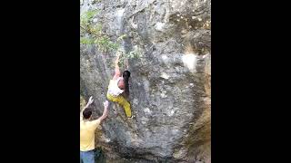 Photo of problem El cuervo in Tamajón boulder Area