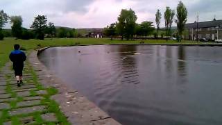 preview picture of video 'RC Boat 7.2V Syke Pond Rochdale 13 June 2010'