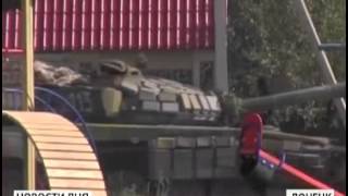 preview picture of video 'Колонна украинских танков и БТР движется в Донбасс'