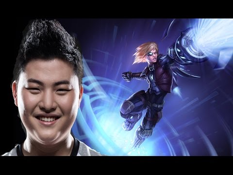 RNG Uzi as Ezreal vs Jhin bot Season 7